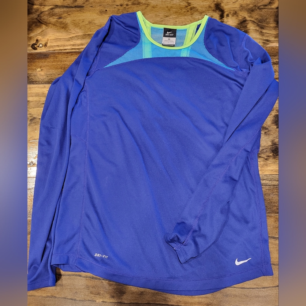 NIKE DRI-FIT ATHLETIC/ SPORTS LONG-SLEEVED THUMBHOLES SHIRT WOMEN'S SZ M